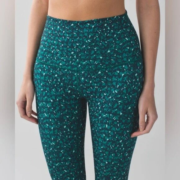 LULULEMON GREEN Wunder Under Pant (Hi-Rise) Patterned Geometric Leggings - Picture 2 of 6